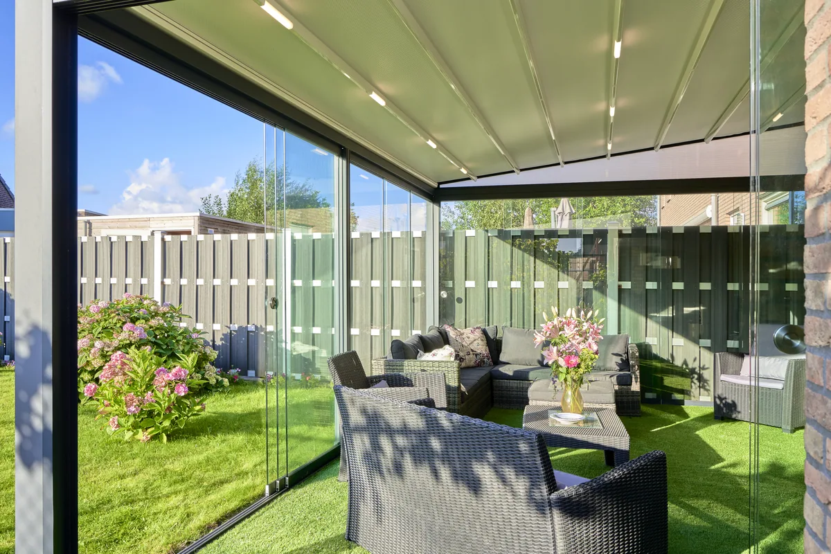 Verdeca pergola with glass side walls fitted
