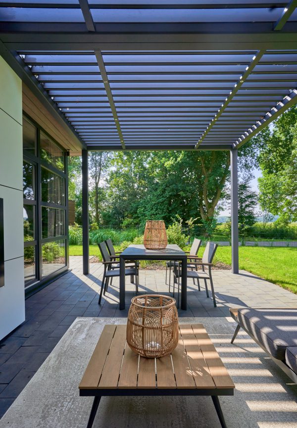 Pinela Aluminium Pergola Motorised Louvred Pergola - Image 6