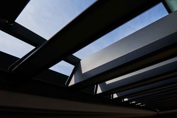 Pinela Aluminium Pergola Motorised Louvred Pergola - Image 19